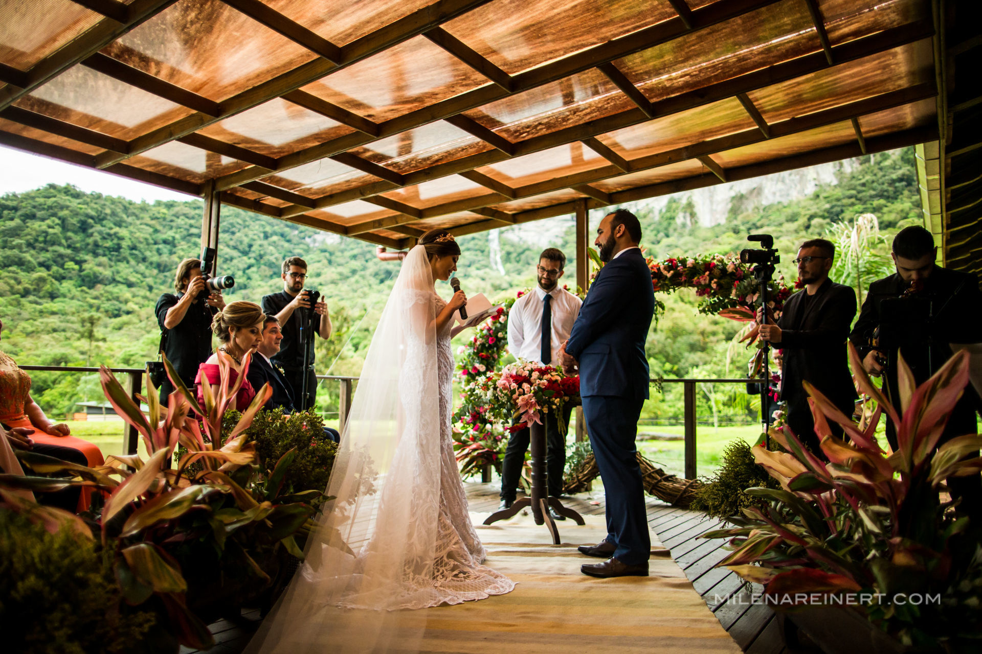 Foto Fotografia de Casamento Vale dos Ventos | Dani + Gustavo Foto Fotografia de Casamento Vale dos Ventos | Dani + Gustavo - Imagem 47