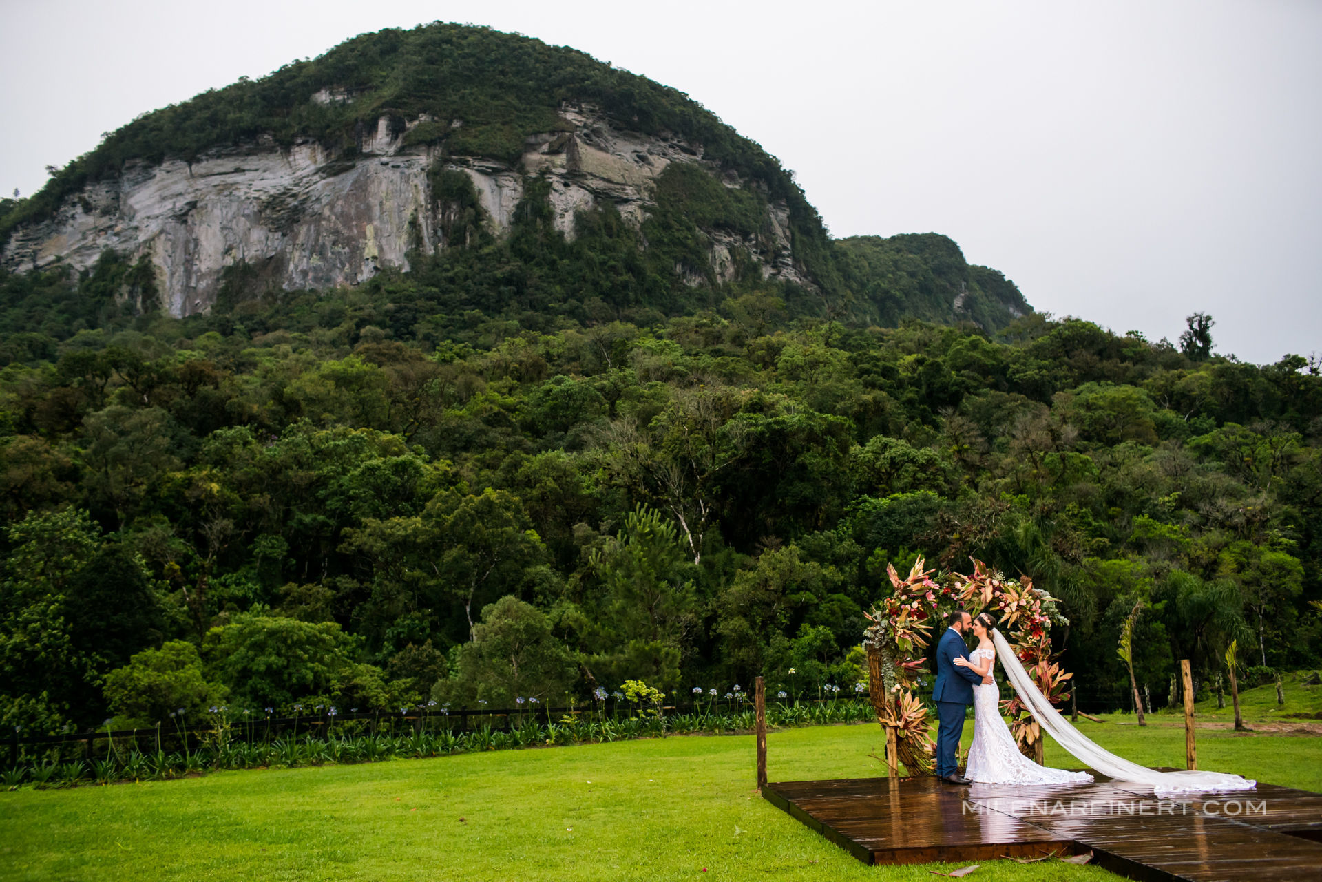 Foto Fotografia de Casamento Vale dos Ventos | Dani + Gustavo Foto Fotografia de Casamento Vale dos Ventos | Dani + Gustavo - Imagem 59