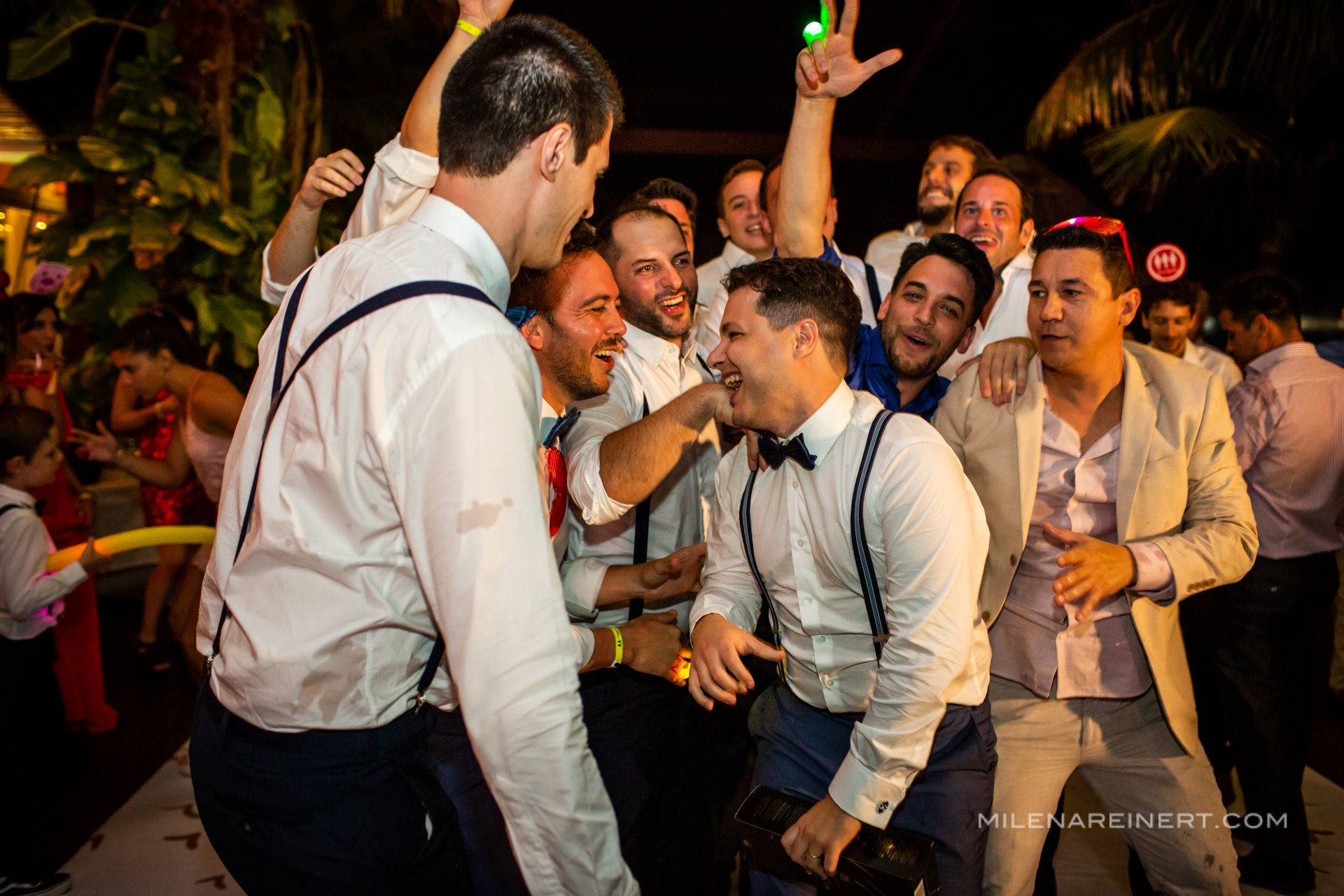Foto Fotografia de Casamento | Gabriela + Leandro | Hotel Costa Norte Foto Fotografia de Casamento | Gabriela + Leandro | Hotel Costa Norte - Imagem 104