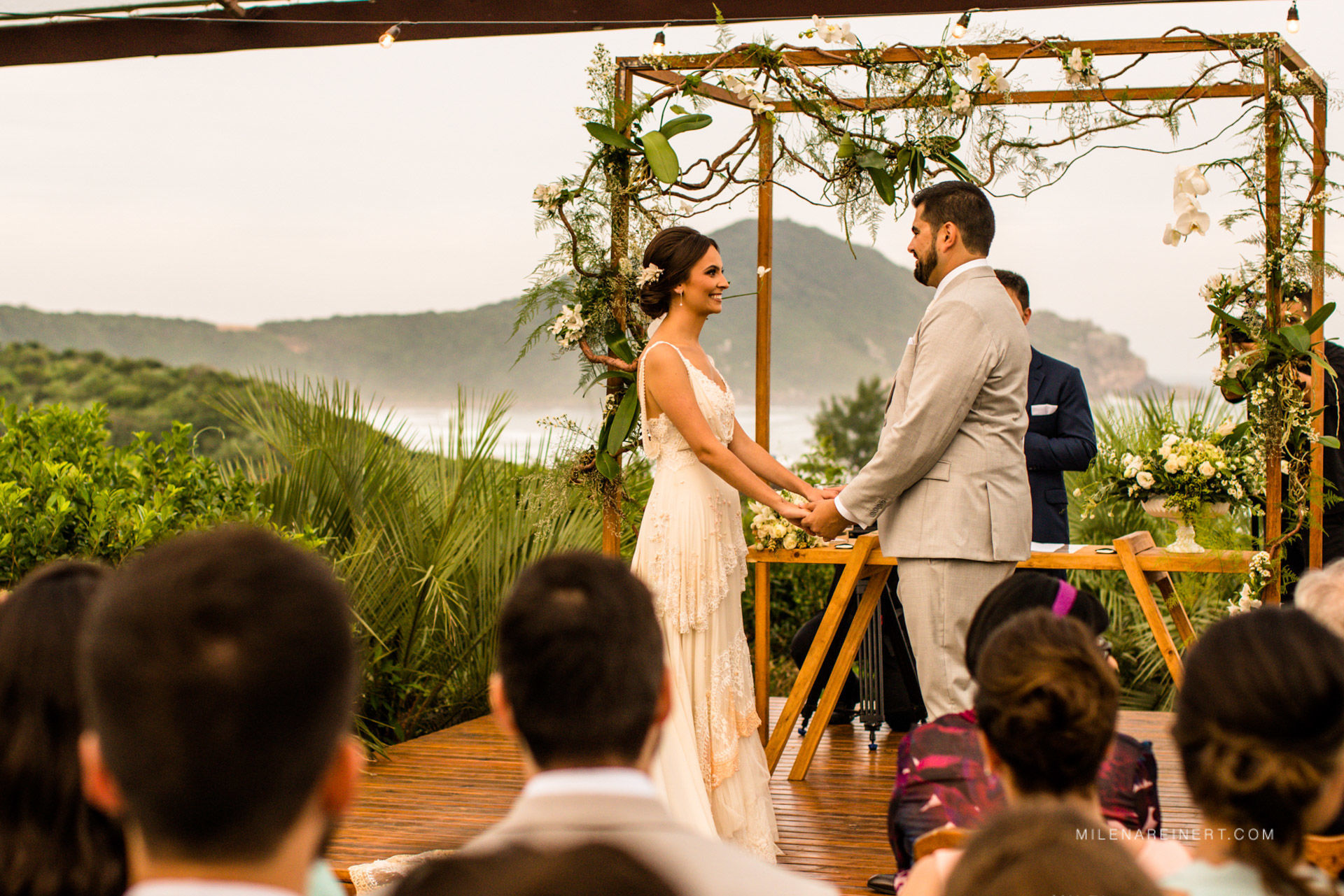 Foto Fotografia de Casamento | Júlia + Mário | Praia do Rosa Foto Fotografia de Casamento | Júlia + Mário | Praia do Rosa - Imagem 55