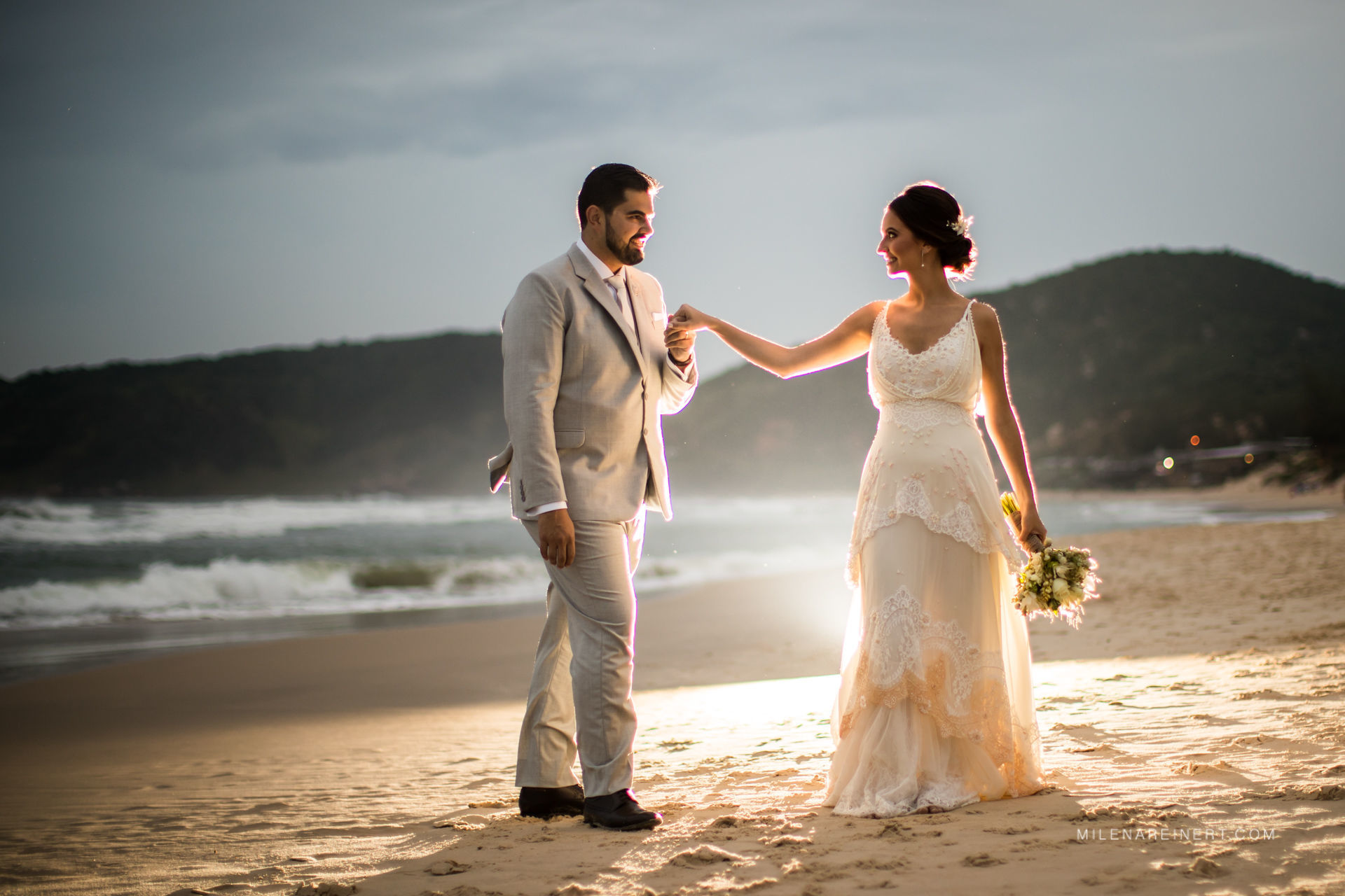 Foto Fotografia de Casamento | Júlia + Mário | Praia do Rosa Foto Fotografia de Casamento | Júlia + Mário | Praia do Rosa - Imagem 74