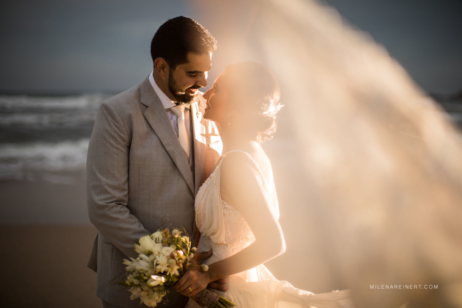 Foto Fotografia de Casamento | Júlia + Mário | Praia do Rosa Foto Fotografia de Casamento | Júlia + Mário | Praia do Rosa - Imagem 75