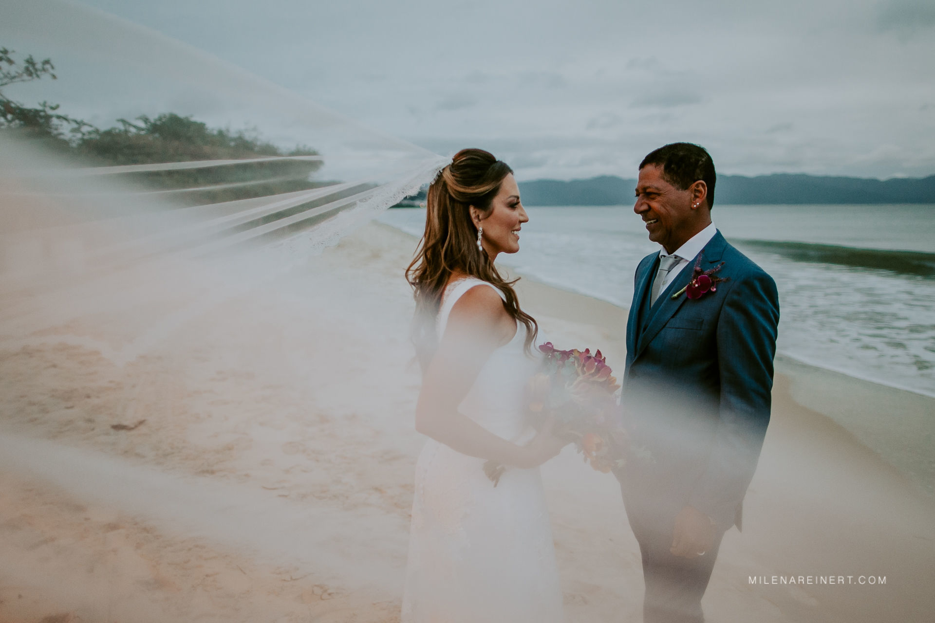 Foto Fotografia de Casamento | Andrea + Antônio | Acqua Plage Jurerê Foto Fotografia de Casamento | Andrea + Antônio | Acqua Plage Jurerê - Imagem 44
