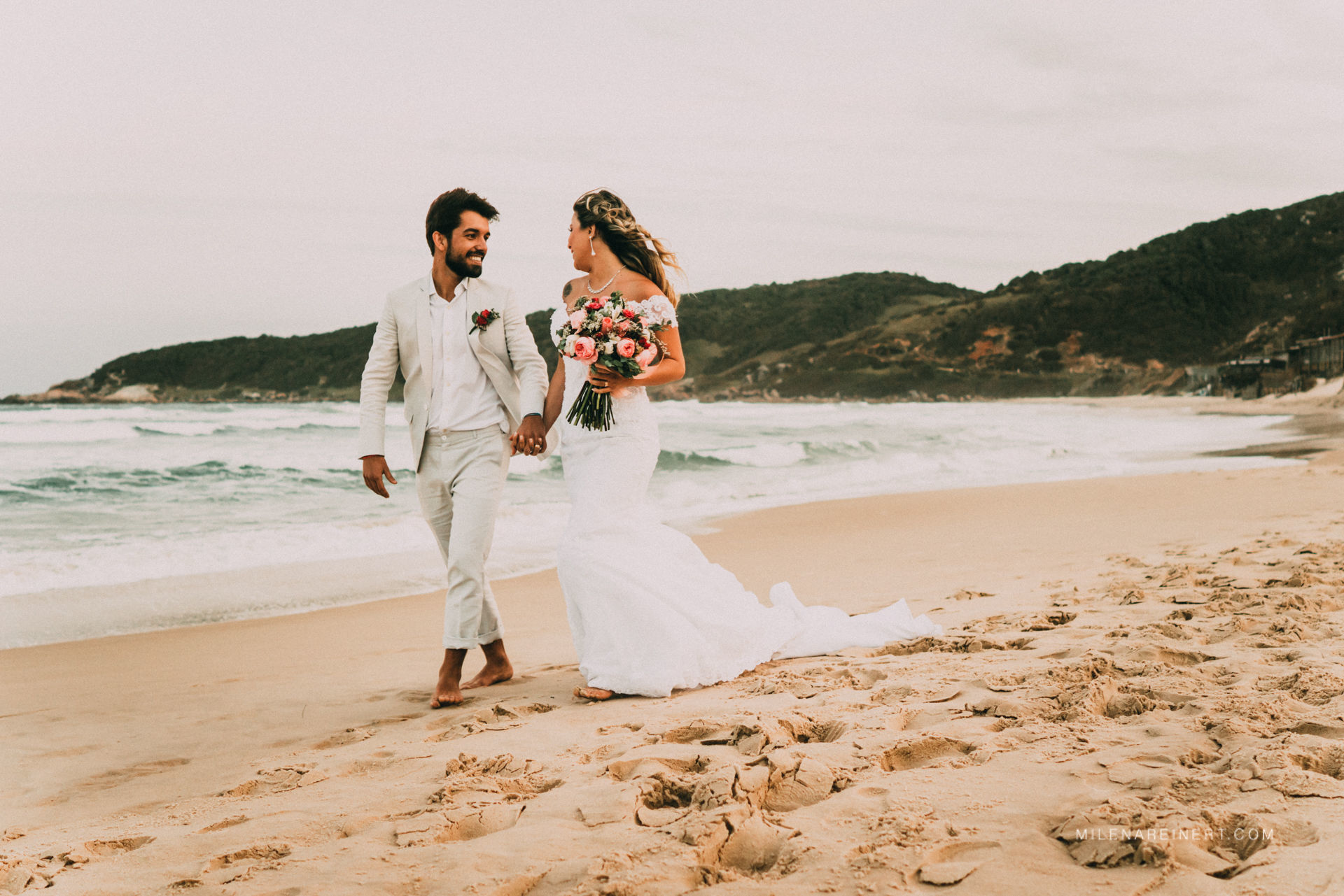 Foto Casamento incrível na Praia do Rosa | Fernanda e Bruno Foto Casamento incrível na Praia do Rosa | Fernanda e Bruno - Imagem 61